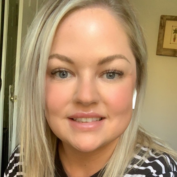 Meet your Posher, Nikki - Picture 1 of 1